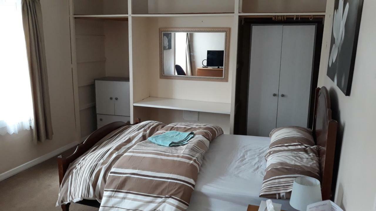 Castle Quarter 2 Otel Bedford Dış mekan fotoğraf